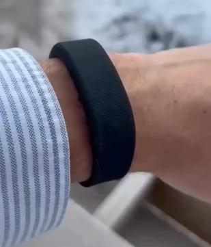 1. Mettez le bracelet